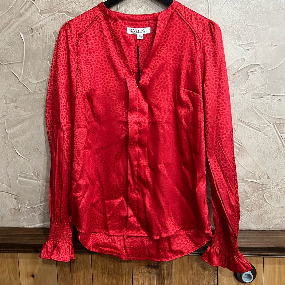 BOUTIQUE CLOSEOUT! Vine & Love Blouse